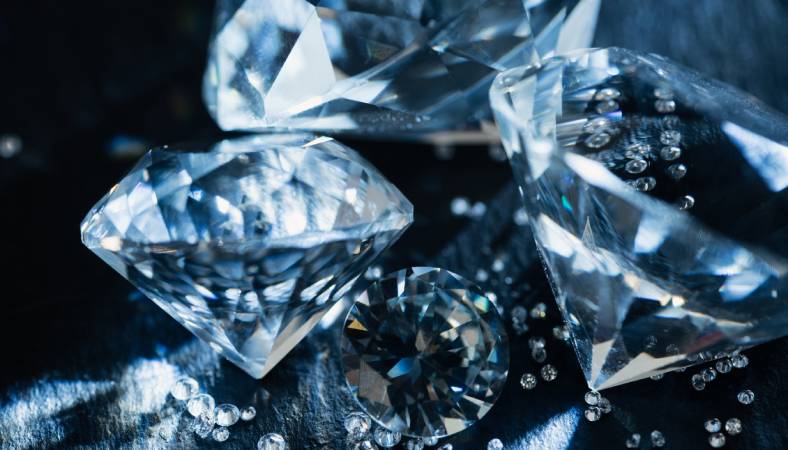 Γιατί τα μπλε διαμάντια είναι μπλε;